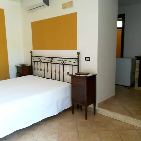Studio With Sea View Enclosed Garden And Wifi At شقة *